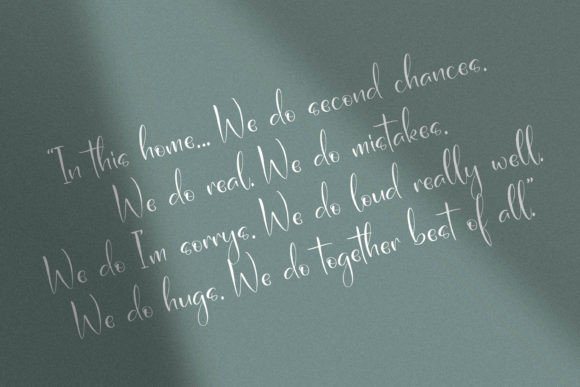 Ellyshalira Font Poster 3