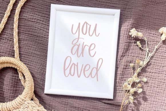Gorgeous Girl Font Poster 9