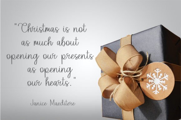Holly Joy Font Poster 8