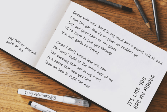 Kinderson Notes Font Poster 10