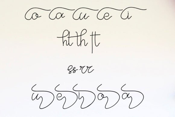 Putri Echty Font Poster 6