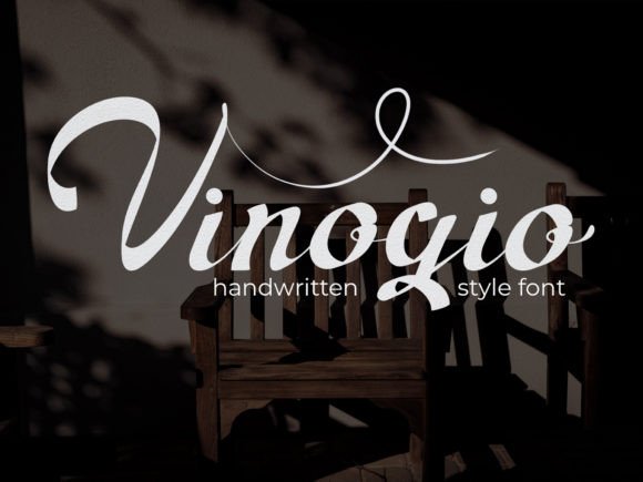 Vinoqio Font Poster 1