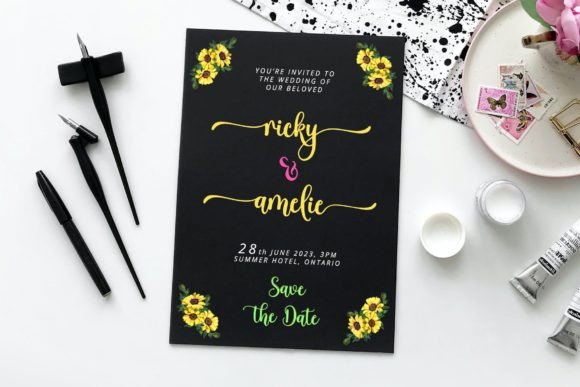 Holiday Coming Font Poster 7
