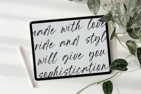 Lovely Darling Font Poster 5