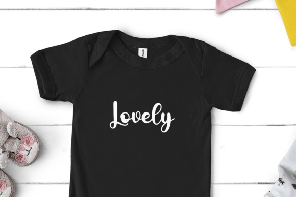 Momy Font Poster 3