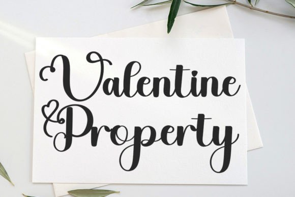 Pretty Vintage Font Poster 7