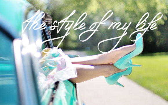 Galyna Leaffe Font Poster 3