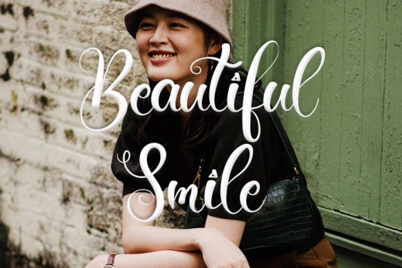 Miss Starla Font Poster 3