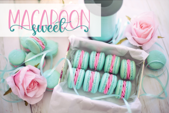 Sweet Holiday Font Poster 2