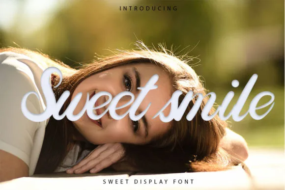 Sweet Smile Font Sweet Smile Font Poster 1
