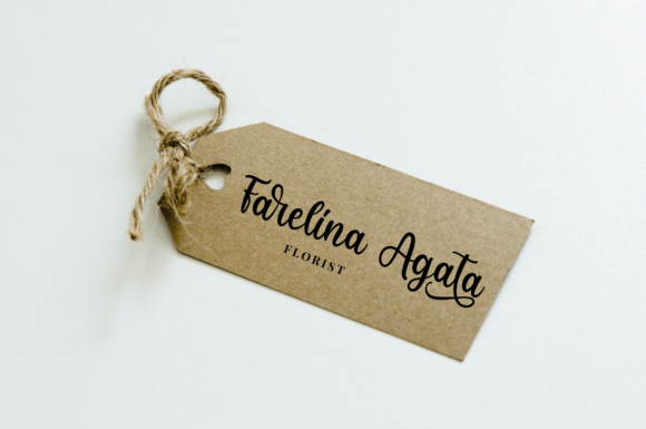 Beauty Naura Font Poster 8