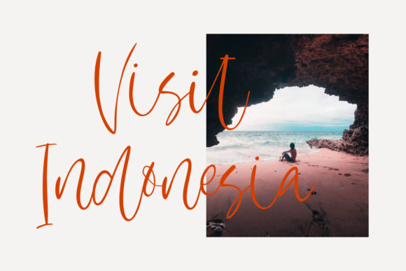 Colossal Love Font Poster 10