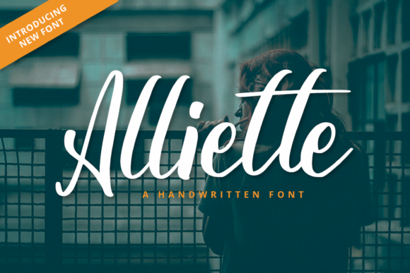 Alliette Font Poster 1