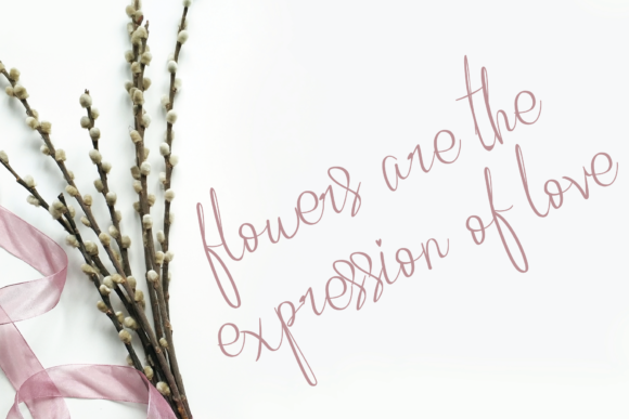 Beautye Flowers Font Poster 3