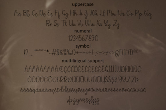King and Queen Font Poster 5