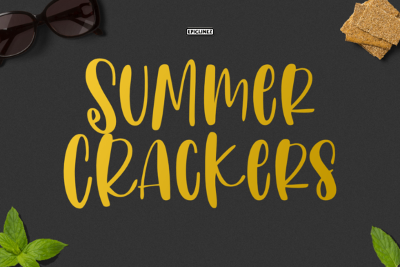 Summer Crackers Font Poster 1