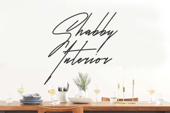 Amber Queen Font Poster 3