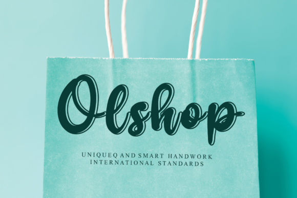 Honeylove Font Poster 4