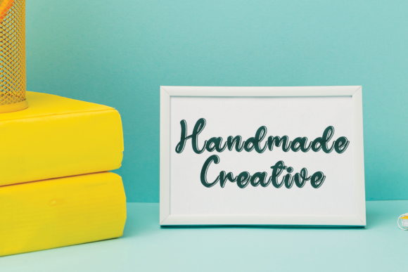 Honeylove Font Poster 5