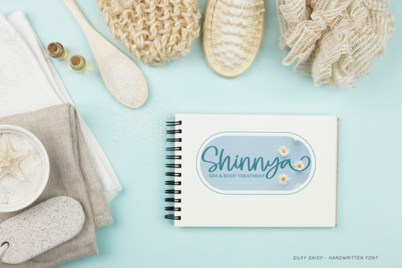 Silky Daisy Font Poster 4