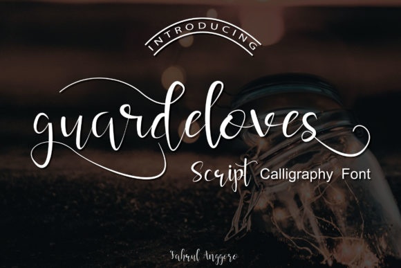 Guardeloves Script Font Poster 1