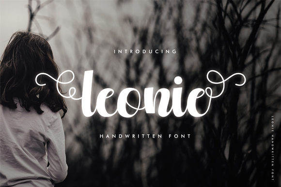 Leonie Font Poster 1