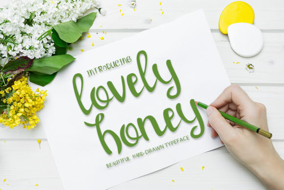 Lovely Honey Font Poster 1