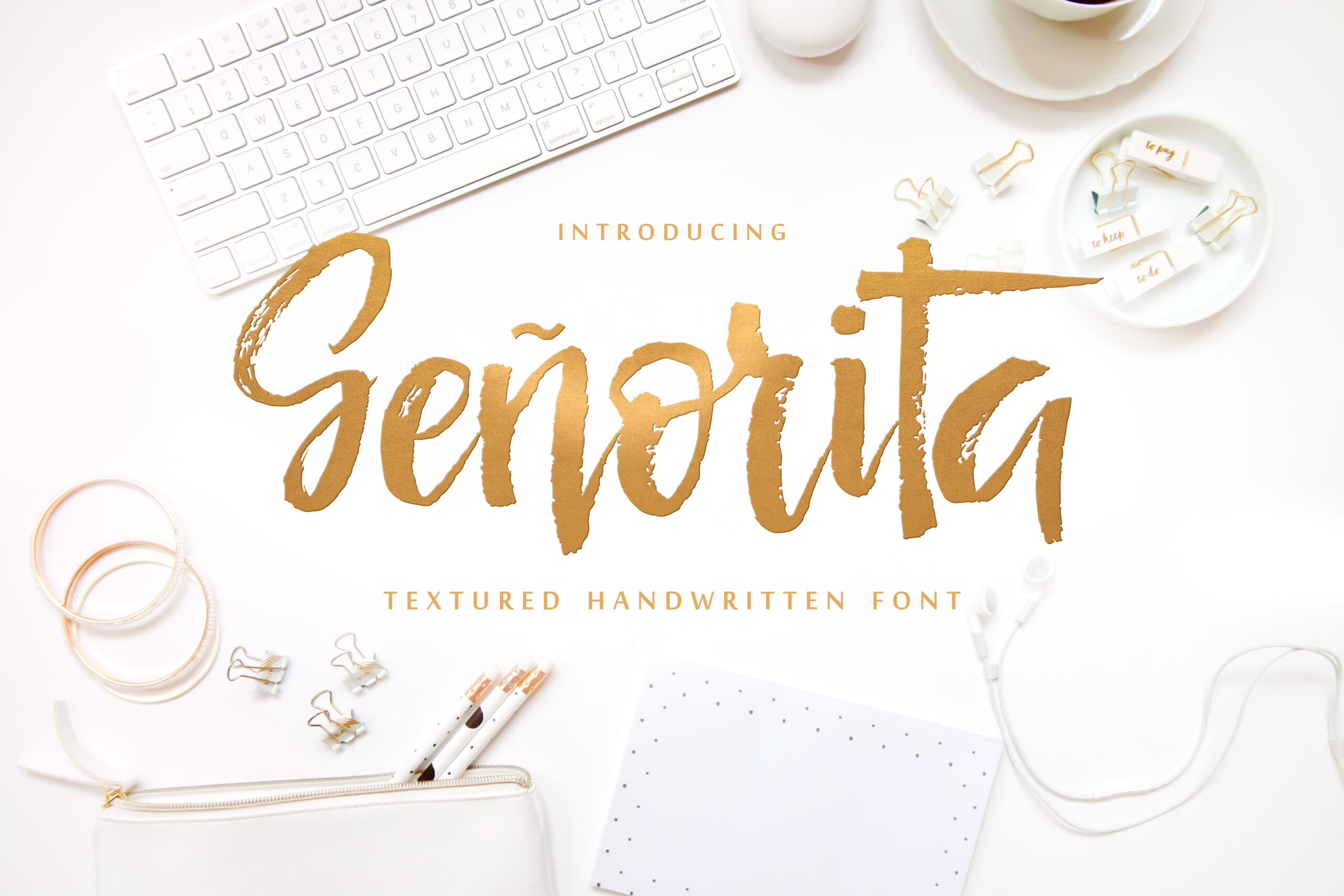 Señorita Font Poster 1