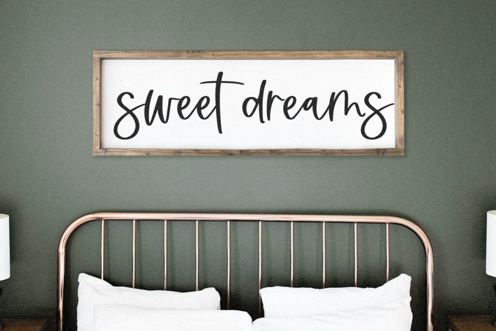 Arlington - Modern Script Font Poster 7