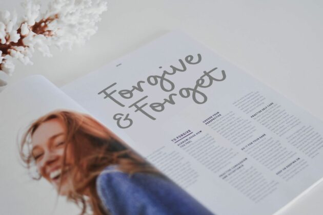 Birdhave Modern Monoline Handwritten Font Poster 5