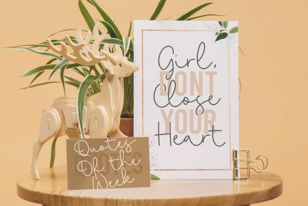 Goldwind Casual Monoline Handwritten Font Poster 7
