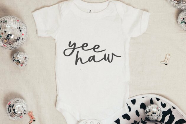Howdy - Handwritten Script Font Poster 3