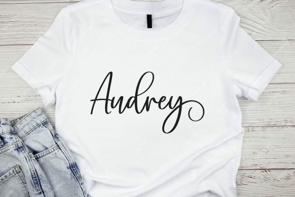 Raelyn - Lovely Script Font Poster 5