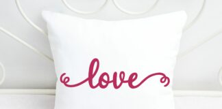 Strawberry Smoothie - A handlettered script font Poster 1